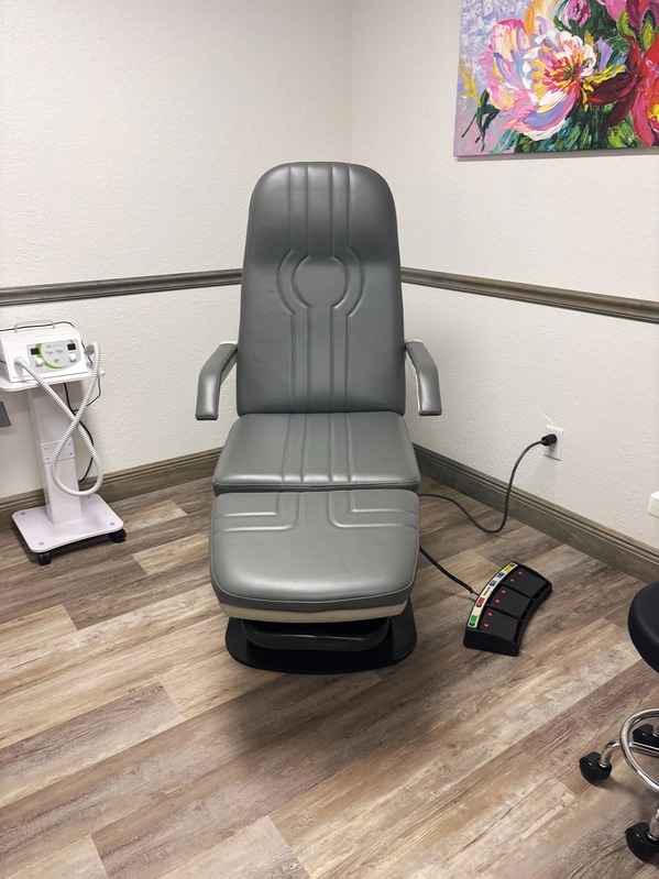 PODIATRY CHAIRS